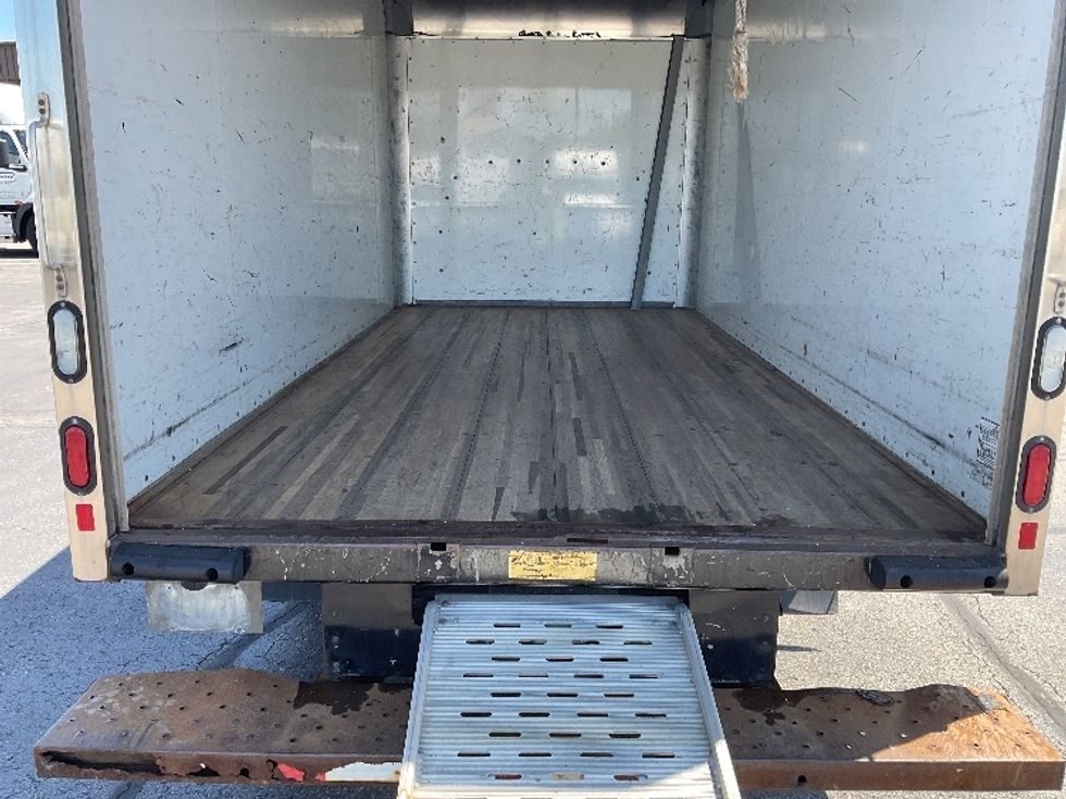 Light Duty Box Truck-Light and Medium Duty Trucks-GMC-2019-Savana G33903-Milwaukee-WI-92,397\n\t\tmiles-$ 27,250 - Image 10