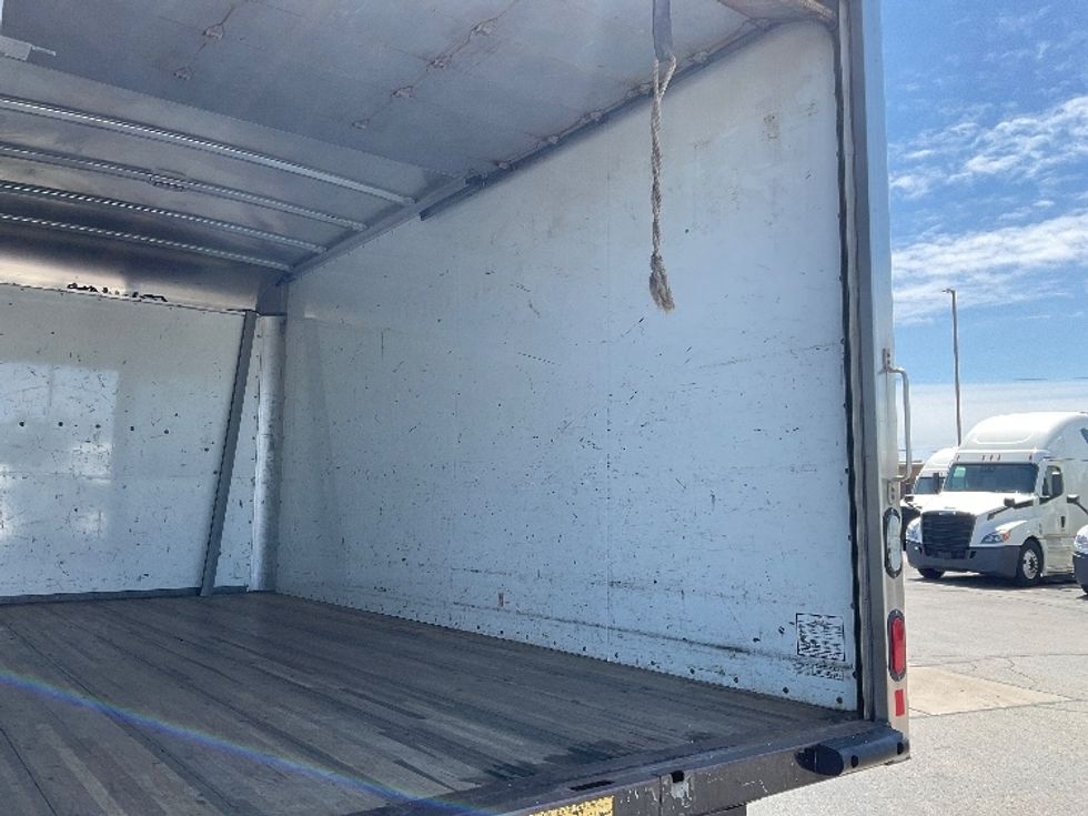 Light Duty Box Truck-Light and Medium Duty Trucks-GMC-2019-Savana G33903-Milwaukee-WI-92,397\n\t\tmiles-$ 27,250 - Image 12