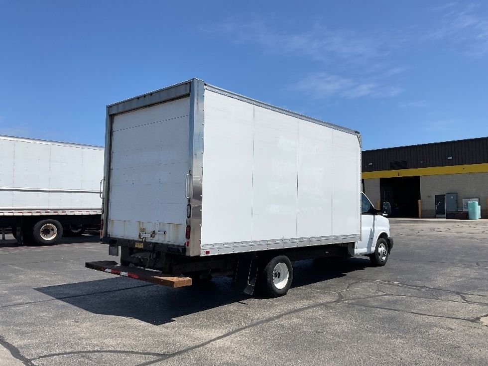 Light Duty Box Truck-Light and Medium Duty Trucks-GMC-2019-Savana G33903-Milwaukee-WI-92,397\n\t\tmiles-$ 27,250 - Image 13