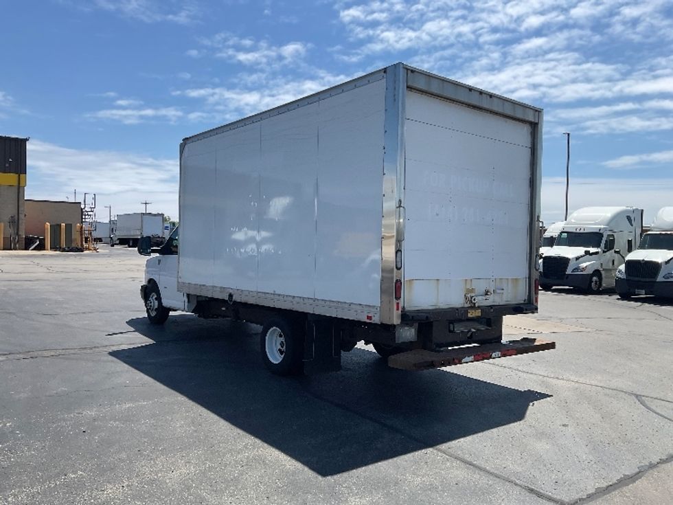 Light Duty Box Truck-Light and Medium Duty Trucks-GMC-2019-Savana G33903-Milwaukee-WI-92,397\n\t\tmiles-$ 27,250 - Image 6