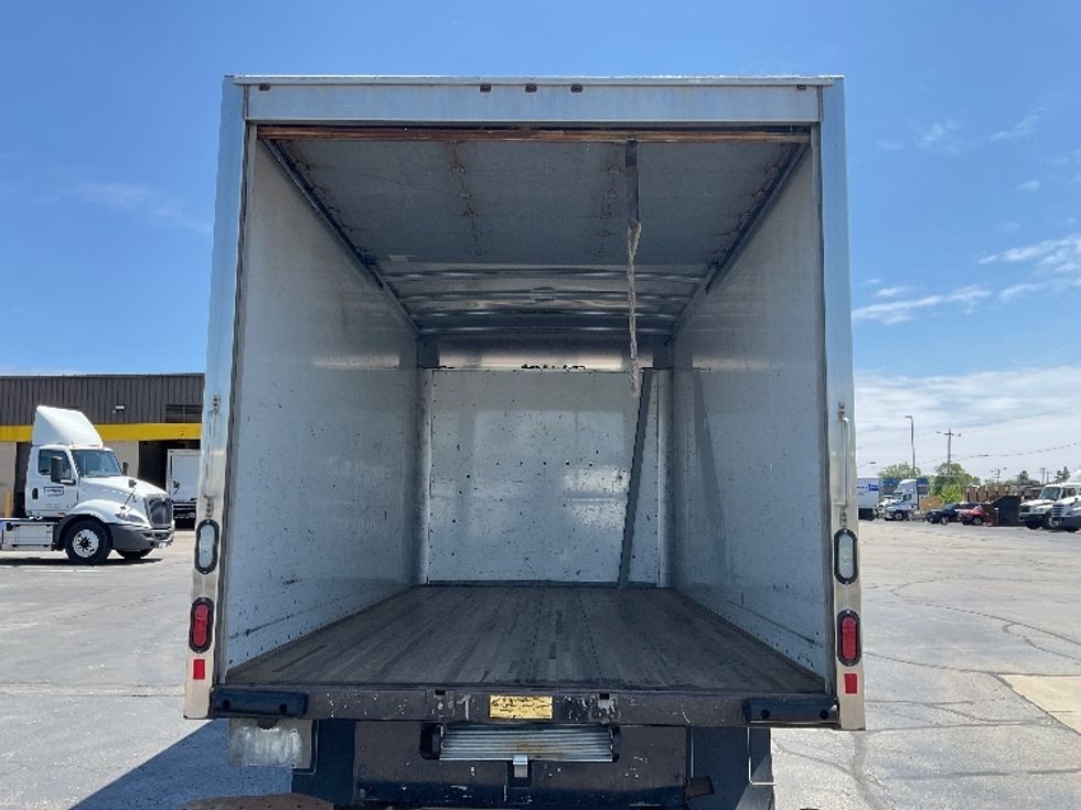Light Duty Box Truck-Light and Medium Duty Trucks-GMC-2019-Savana G33903-Milwaukee-WI-92,397\n\t\tmiles-$ 27,250 - Image 8