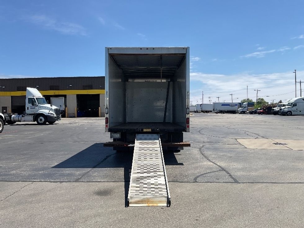 Light Duty Box Truck-Light and Medium Duty Trucks-GMC-2019-Savana G33903-Milwaukee-WI-92,397\n\t\tmiles-$ 27,250 - Image 9