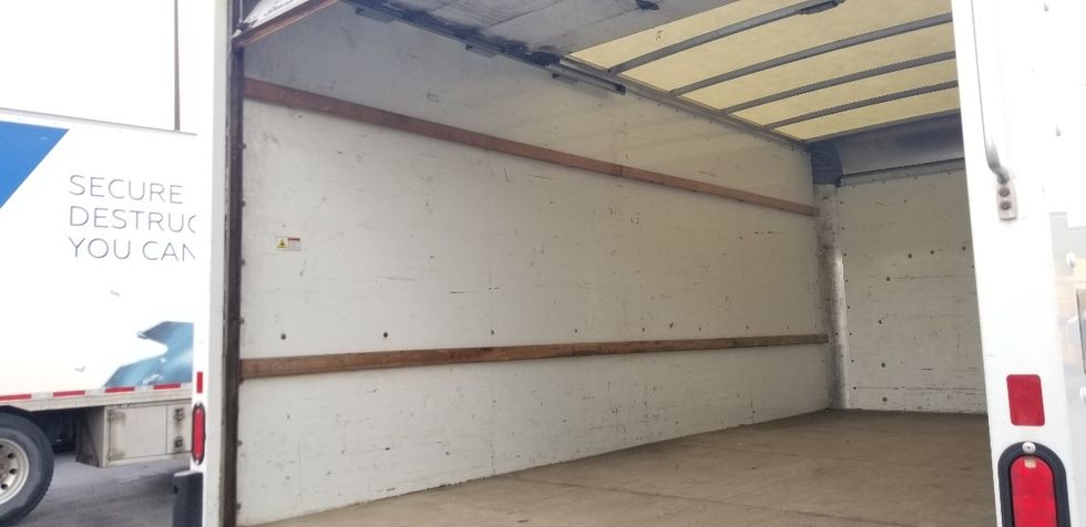 Light Duty Box Truck-Light and Medium Duty Trucks-GMC-2019-Savana G33903-Mississauga-ON-202,351\n\t\tkm-$ 29,750 - Image 11