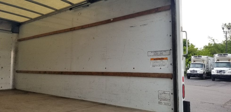 Light Duty Box Truck-Light and Medium Duty Trucks-GMC-2019-Savana G33903-Mississauga-ON-202,351\n\t\tkm-$ 29,750 - Image 12