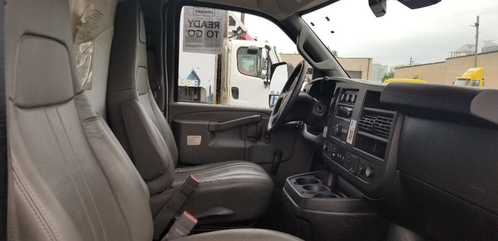 Light Duty Box Truck-Light and Medium Duty Trucks-GMC-2019-Savana G33903-Mississauga-ON-202,351\n\t\tkm-$ 29,750 - Image 22