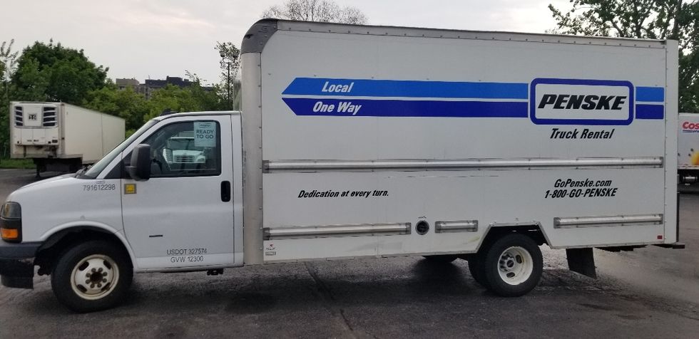 Light Duty Box Truck-Light and Medium Duty Trucks-GMC-2019-Savana G33903-Mississauga-ON-202,351\n\t\tkm-$ 29,750 - Image 4