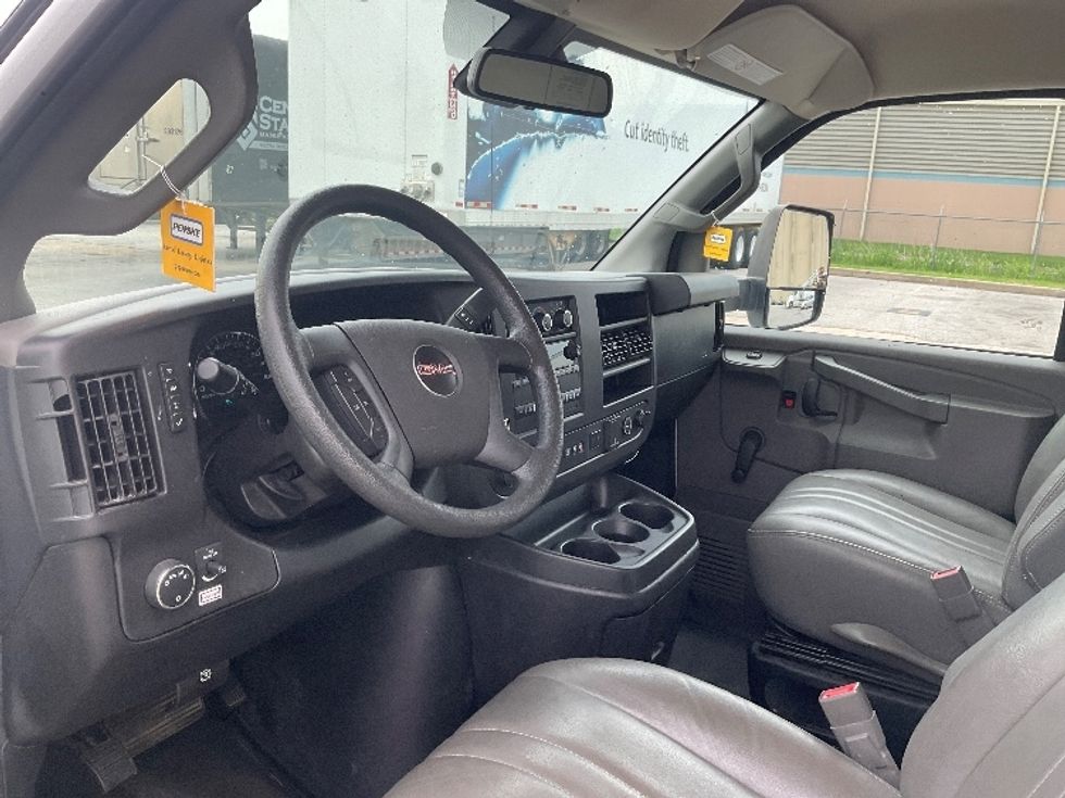 Light Duty Box Truck-Light and Medium Duty Trucks-GMC-2019-Savana G33903-Moberly-MO-112,888\n\t\tmiles-$ 27,750 - Image 17