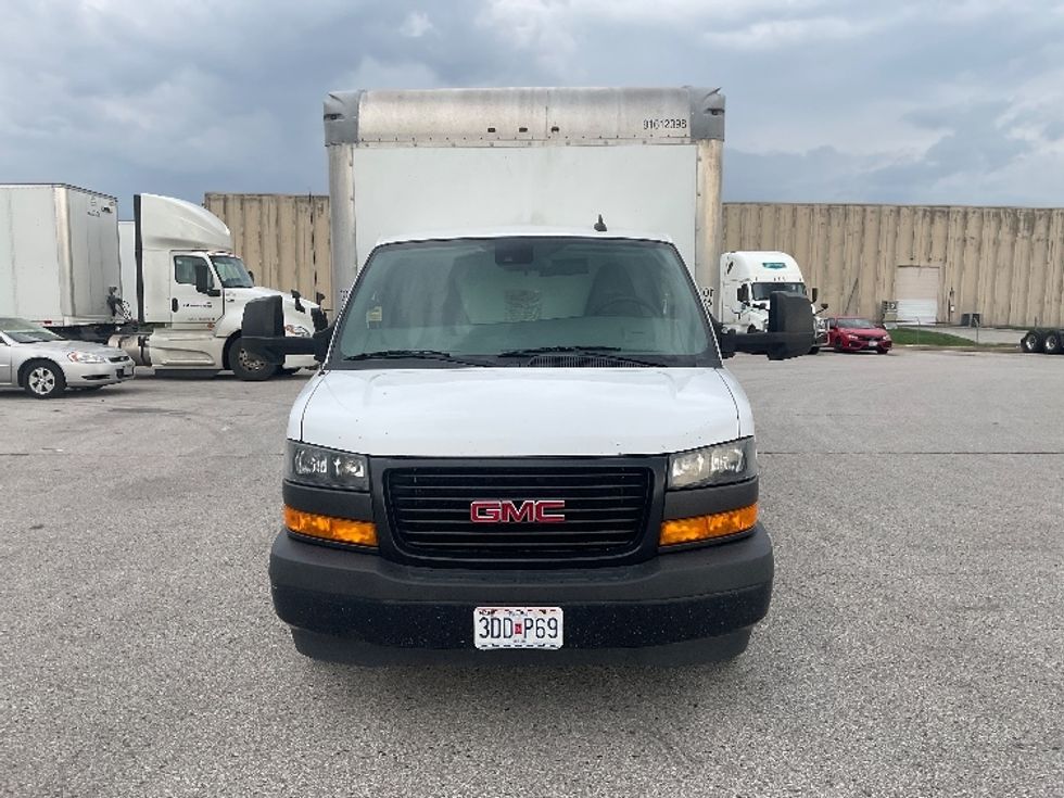 Light Duty Box Truck-Light and Medium Duty Trucks-GMC-2019-Savana G33903-Moberly-MO-112,888\n\t\tmiles-$ 27,750 - Image 2