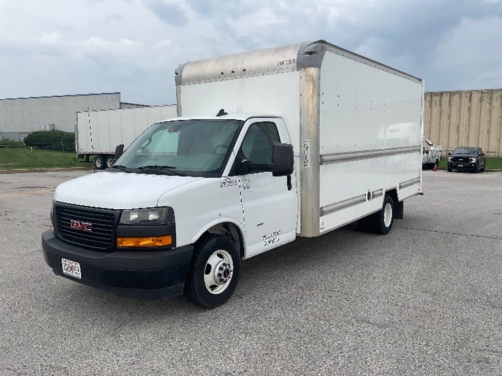 Light Duty Box Truck-Light and Medium Duty Trucks-GMC-2019-Savana G33903-Moberly-MO-112,888\n\t\tmiles-$ 27,750 - Image 3