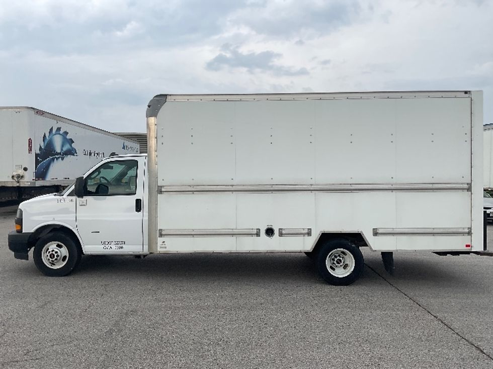 Light Duty Box Truck-Light and Medium Duty Trucks-GMC-2019-Savana G33903-Moberly-MO-112,888\n\t\tmiles-$ 27,750 - Image 4