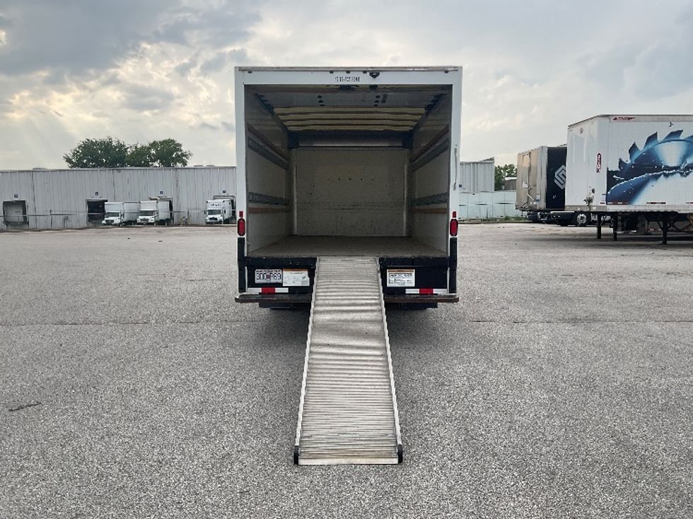 Light Duty Box Truck-Light and Medium Duty Trucks-GMC-2019-Savana G33903-Moberly-MO-112,888\n\t\tmiles-$ 27,750 - Image 9