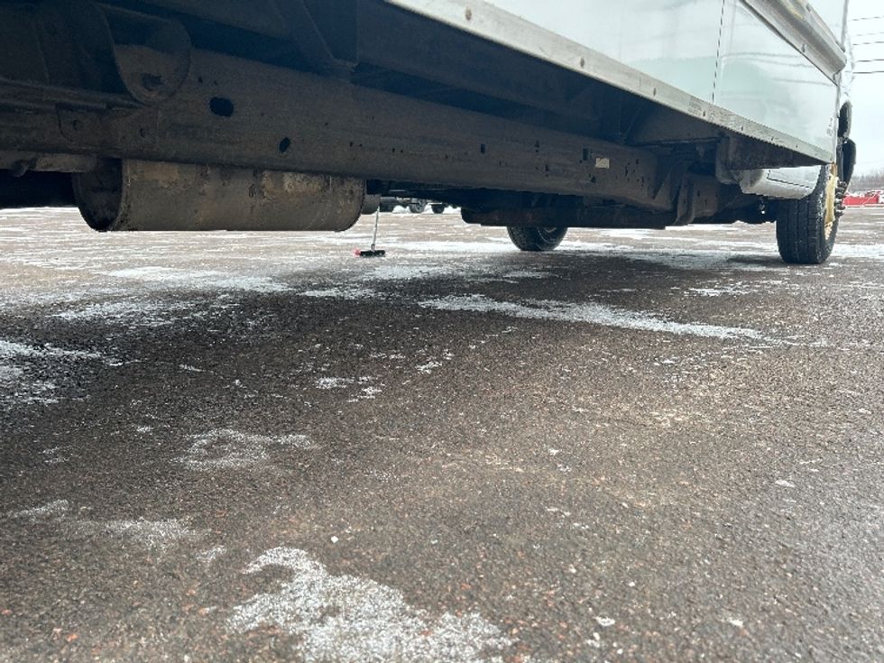 Light Duty Box Truck-Light and Medium Duty Trucks-GMC-2019-Savana G33903-Moncton-NB-205,176\n\t\tkm-$ 31,000 - Image 13