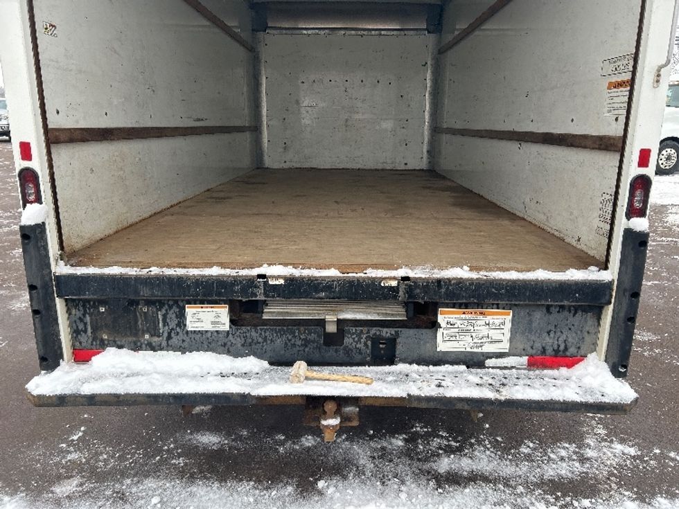 Light Duty Box Truck-Light and Medium Duty Trucks-GMC-2019-Savana G33903-Moncton-NB-205,176\n\t\tkm-$ 31,000 - Image 9
