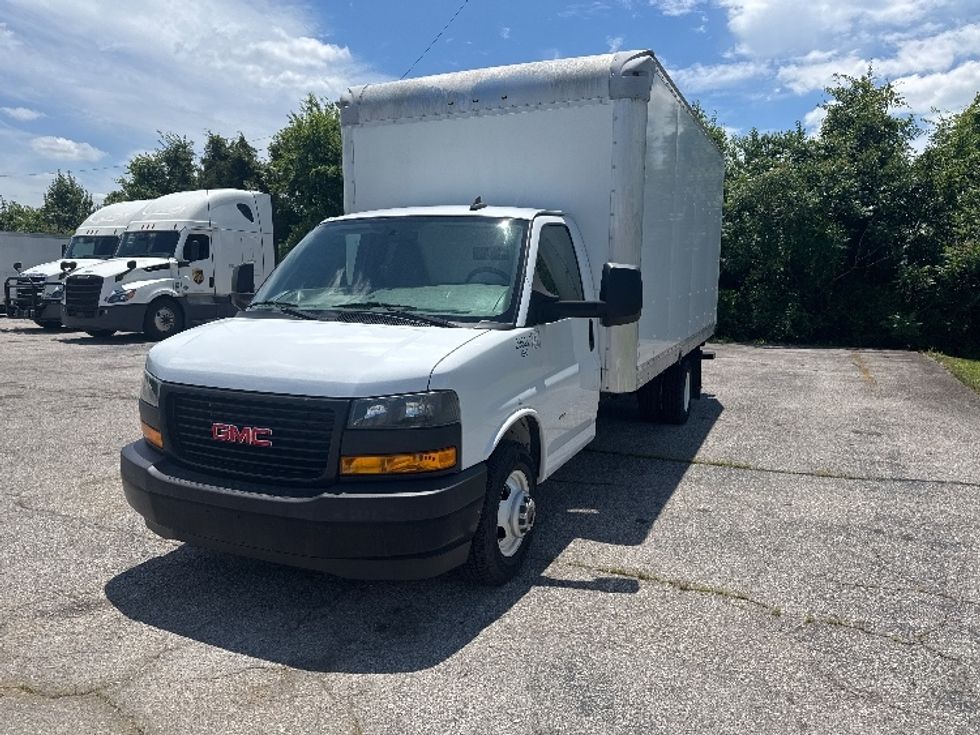 Light Duty Box Truck-Light and Medium Duty Trucks-GMC-2019-Savana G33903-Nashville (Mount Juliet)-TN-24,058\n\t\tmiles-$ 34,250 - Image 3