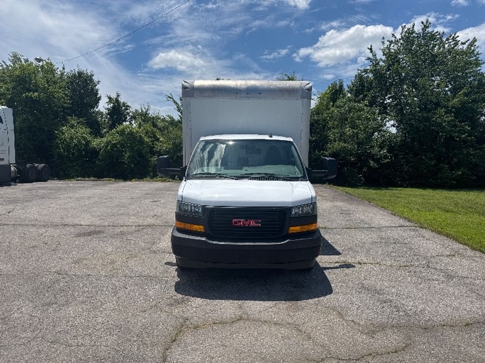 Light Duty Box Truck-Light and Medium Duty Trucks-GMC-2019-Savana G33903-Nashville (Mount Juliet)-TN-24,058\n\t\tmiles-$ 34,250 - Image 2