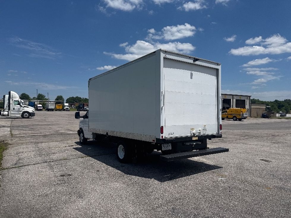 Light Duty Box Truck-Light and Medium Duty Trucks-GMC-2019-Savana G33903-Nashville (Mount Juliet)-TN-24,058\n\t\tmiles-$ 34,250 - Image 6