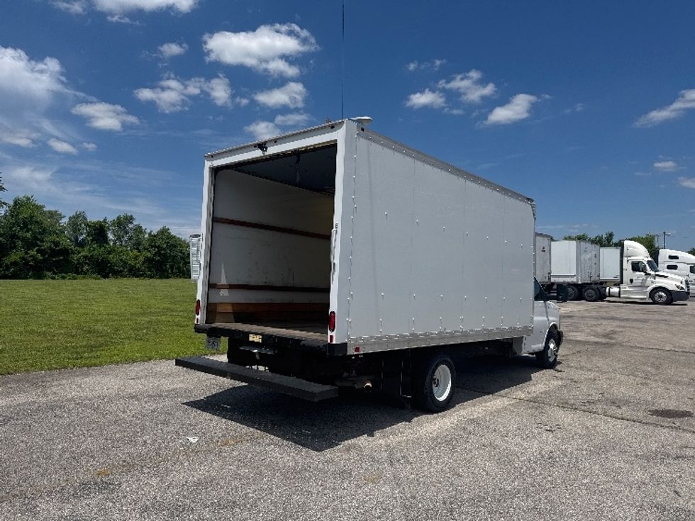 Light Duty Box Truck-Light and Medium Duty Trucks-GMC-2019-Savana G33903-Nashville (Mount Juliet)-TN-24,058\n\t\tmiles-$ 34,250 - Image 12