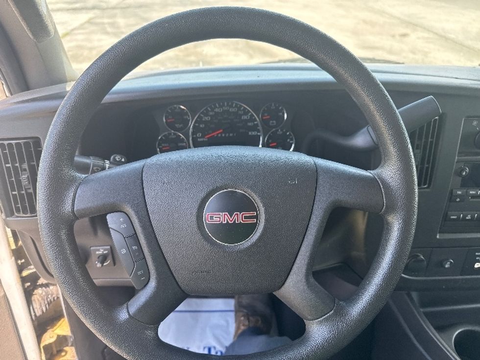 Light Duty Box Truck-Light and Medium Duty Trucks-GMC-2019-Savana G33903-Nashville (Mount Juliet)-TN-24,058\n\t\tmiles-$ 34,250 - Image 16
