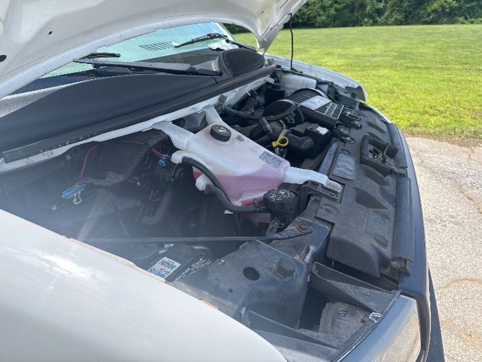 Light Duty Box Truck-Light and Medium Duty Trucks-GMC-2019-Savana G33903-Nashville (Mount Juliet)-TN-24,058\n\t\tmiles-$ 34,250 - Image 22
