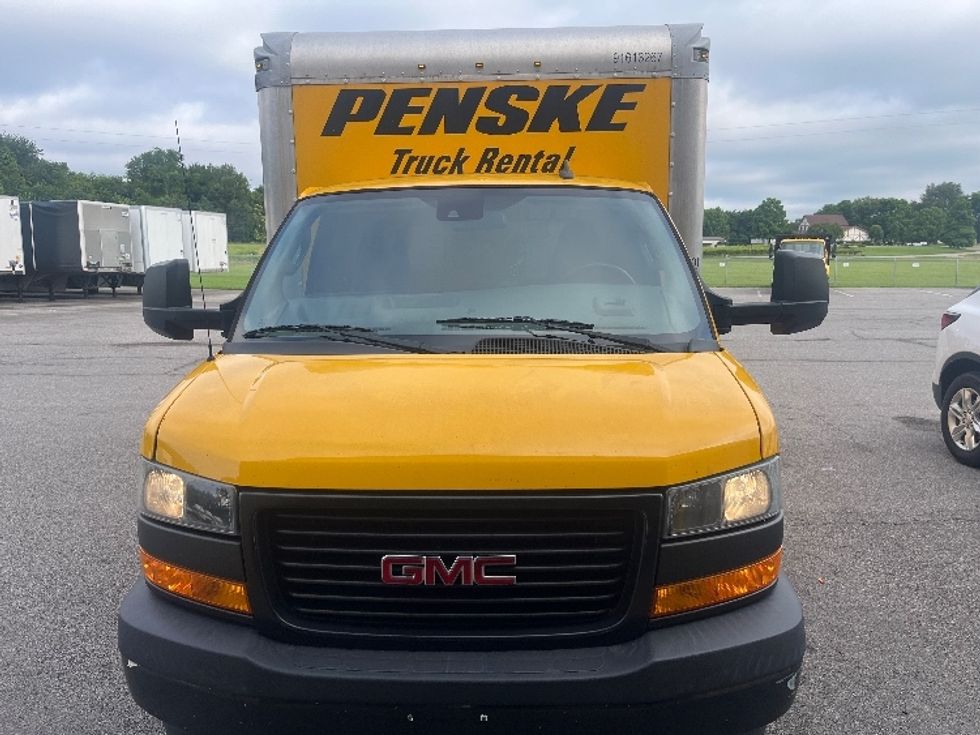 Light Duty Box Truck-Light and Medium Duty Trucks-GMC-2019-Savana G33903-Nashville (Mount Juliet)-TN-92,837\n\t\tmiles-$ 25,750 - Image 2