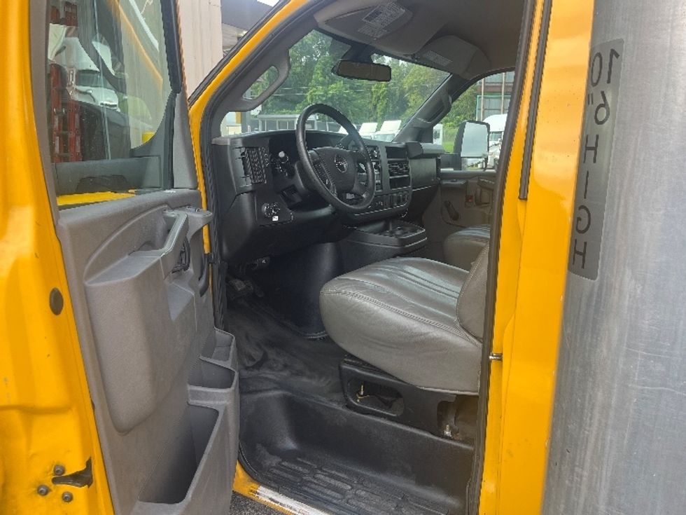 Light Duty Box Truck-Light and Medium Duty Trucks-GMC-2019-Savana G33903-Nashville (Mount Juliet)-TN-92,837\n\t\tmiles-$ 25,750 - Image 16