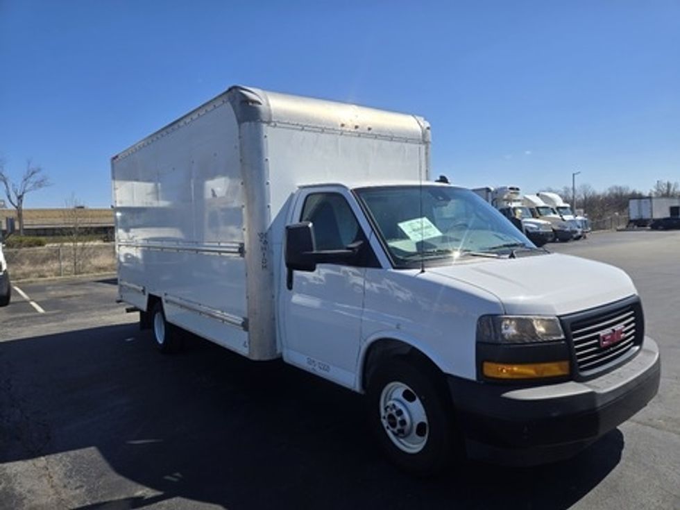Light Duty Box Truck-Light and Medium Duty Trucks-GMC-2019-Savana G33903-New Castle-DE-103,942\n\t\tmiles-$ 29,250 - Image 1
