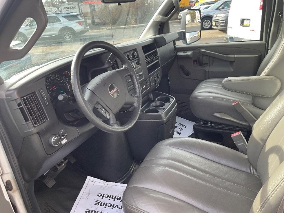 Light Duty Box Truck-Light and Medium Duty Trucks-GMC-2019-Savana G33903-New Castle-DE-103,942\n\t\tmiles-$ 29,250 - Image 16