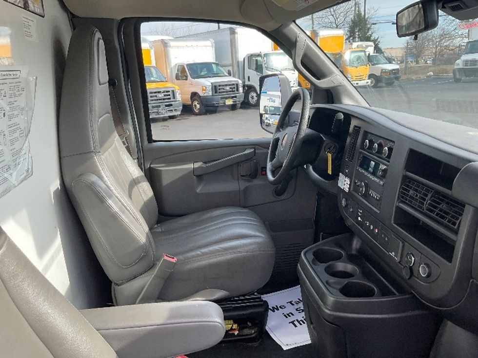Light Duty Box Truck-Light and Medium Duty Trucks-GMC-2019-Savana G33903-New Castle-DE-103,942\n\t\tmiles-$ 29,250 - Image 20