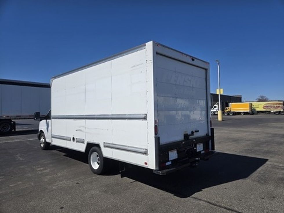 Light Duty Box Truck-Light and Medium Duty Trucks-GMC-2019-Savana G33903-New Castle-DE-103,942\n\t\tmiles-$ 29,250 - Image 6