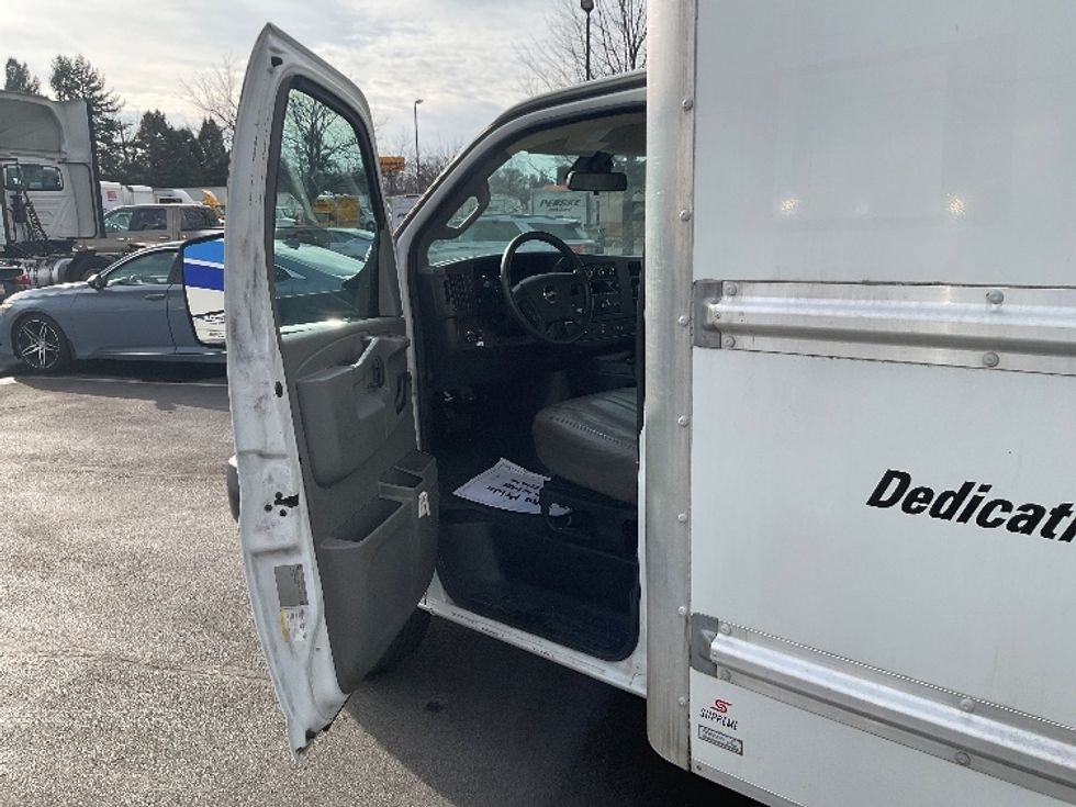 Light Duty Box Truck-Light and Medium Duty Trucks-GMC-2019-Savana G33903-New Castle-DE-81,249\n\t\tmiles-$ 29,750 - Image 16