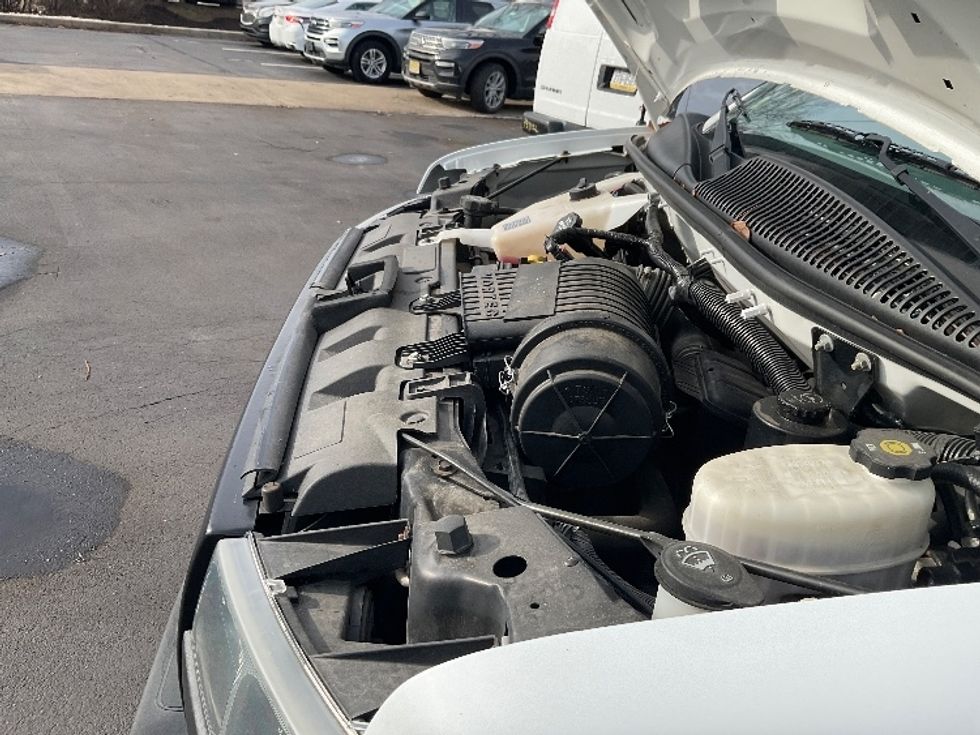 Light Duty Box Truck-Light and Medium Duty Trucks-GMC-2019-Savana G33903-New Castle-DE-81,249\n\t\tmiles-$ 29,750 - Image 24