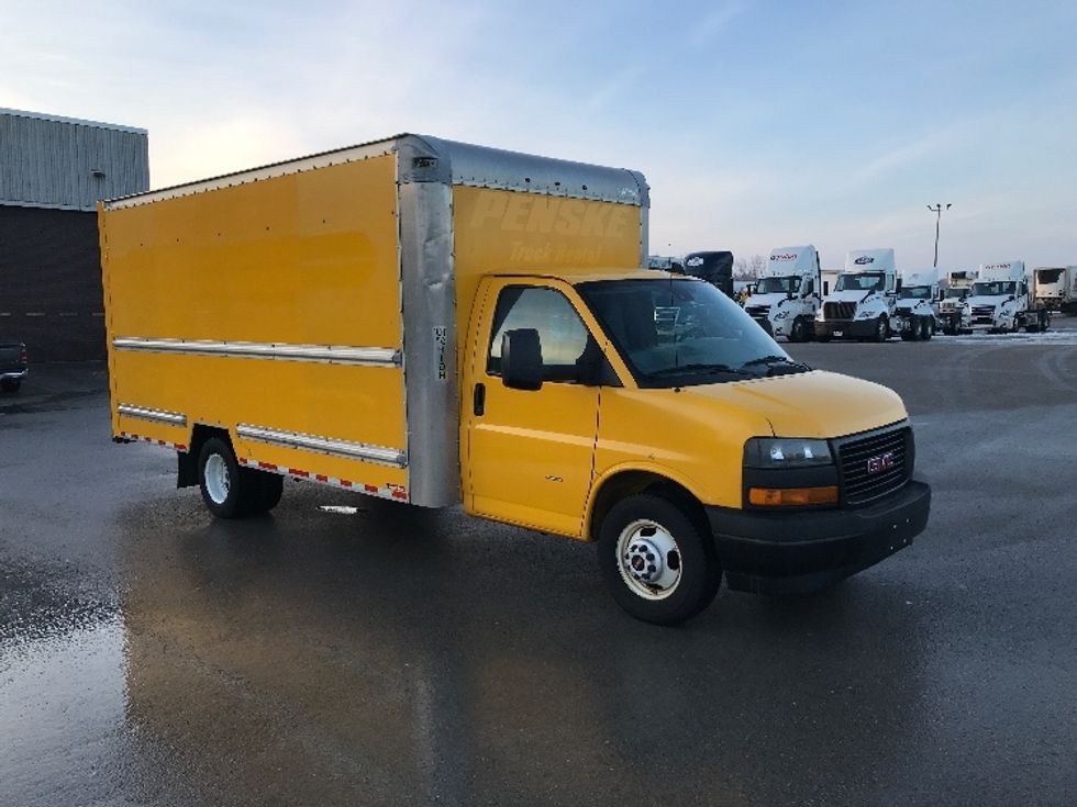 Light Duty Box Truck-Light and Medium Duty Trucks-GMC-2019-Savana G33903-Oshawa-ON-174,010\n\t\tkm-$ 29,750 - Image 1