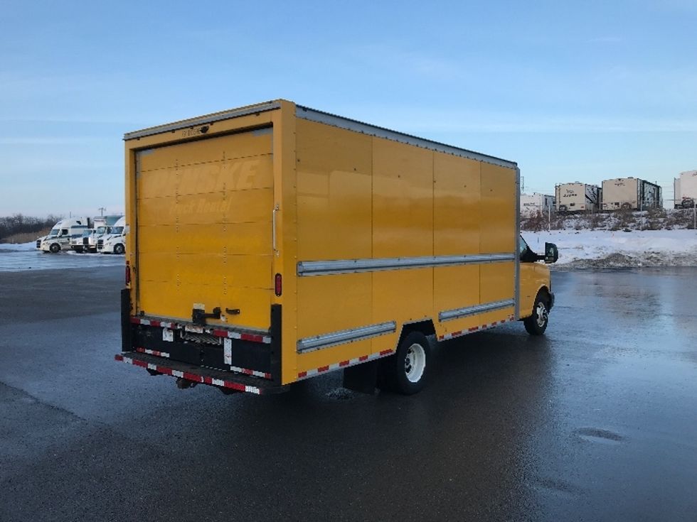 Light Duty Box Truck-Light and Medium Duty Trucks-GMC-2019-Savana G33903-Oshawa-ON-174,010\n\t\tkm-$ 29,750 - Image 13