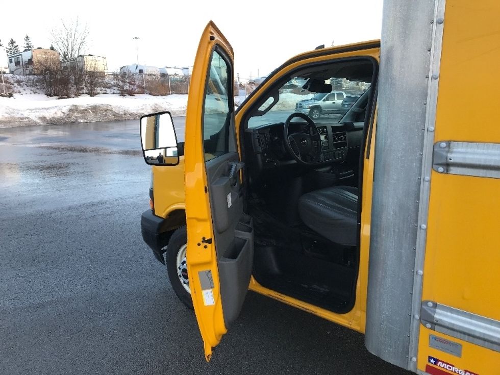 Light Duty Box Truck-Light and Medium Duty Trucks-GMC-2019-Savana G33903-Oshawa-ON-174,010\n\t\tkm-$ 29,750 - Image 16
