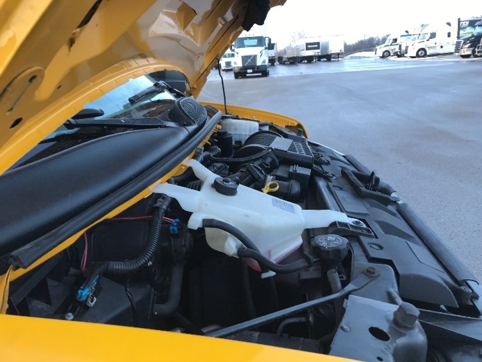 Light Duty Box Truck-Light and Medium Duty Trucks-GMC-2019-Savana G33903-Oshawa-ON-174,010\n\t\tkm-$ 29,750 - Image 23