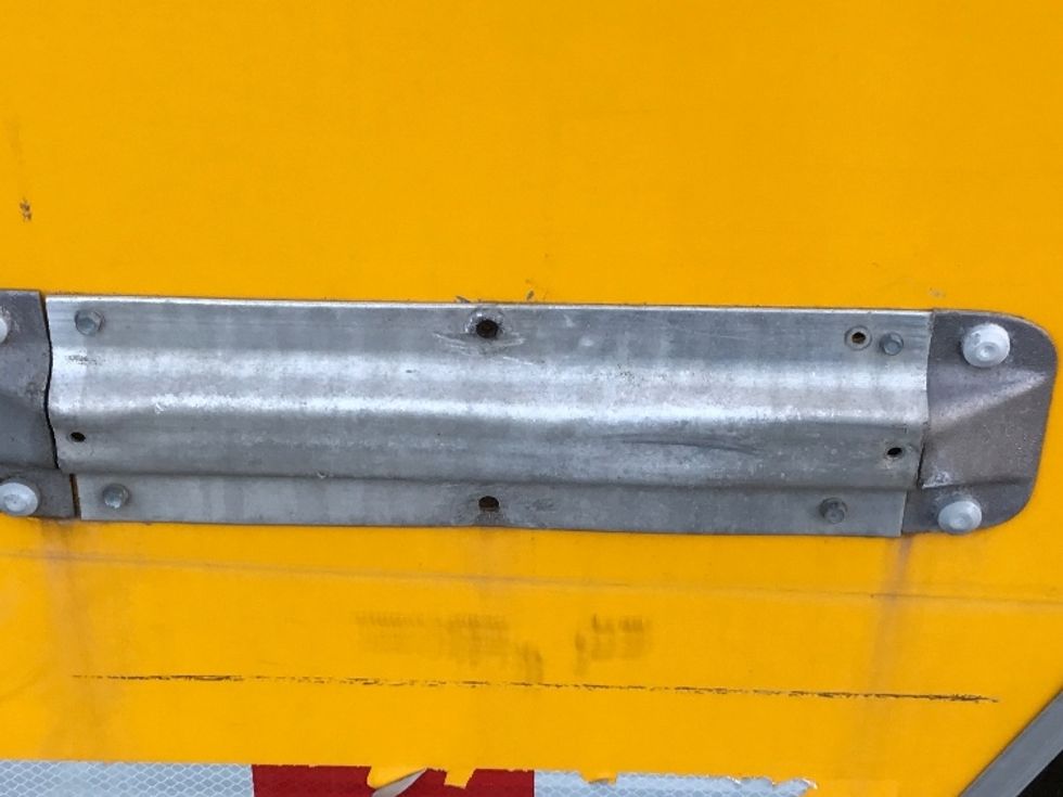 Light Duty Box Truck-Light and Medium Duty Trucks-GMC-2019-Savana G33903-Oshawa-ON-174,010\n\t\tkm-$ 29,750 - Image 25