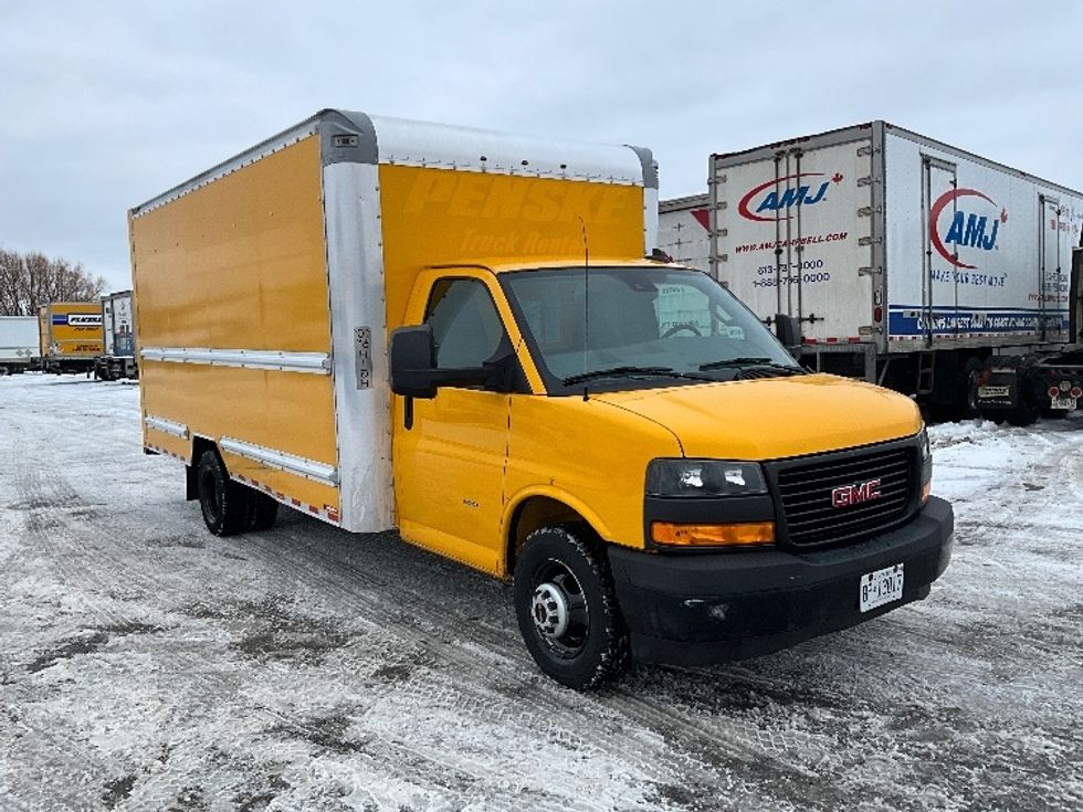 Light Duty Box Truck-Light and Medium Duty Trucks-GMC-2019-Savana G33903-Ottawa-ON-162,242\n\t\tkm-$ 30,750 - Image 1