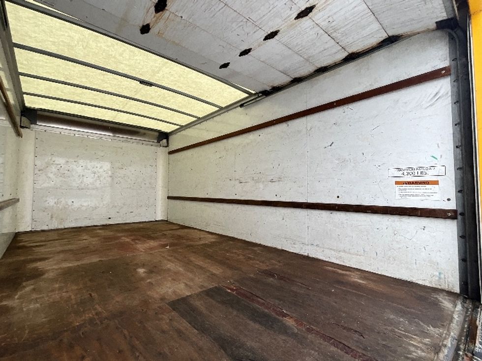 Light Duty Box Truck-Light and Medium Duty Trucks-GMC-2019-Savana G33903-Ottawa-ON-162,242\n\t\tkm-$ 30,750 - Image 11