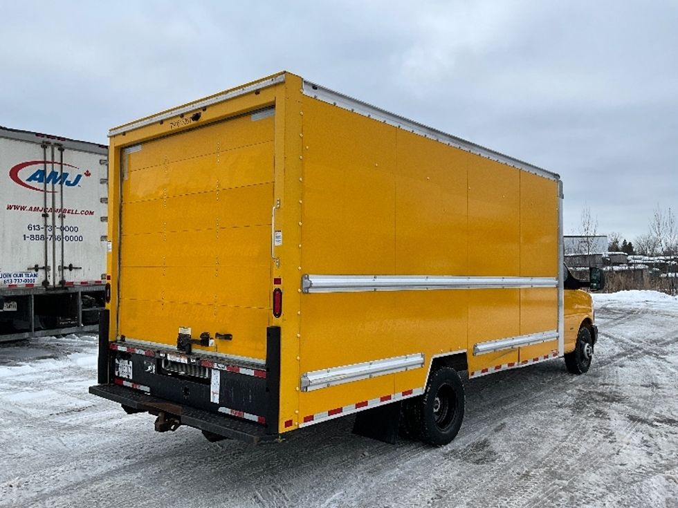 Light Duty Box Truck-Light and Medium Duty Trucks-GMC-2019-Savana G33903-Ottawa-ON-162,242\n\t\tkm-$ 30,750 - Image 12