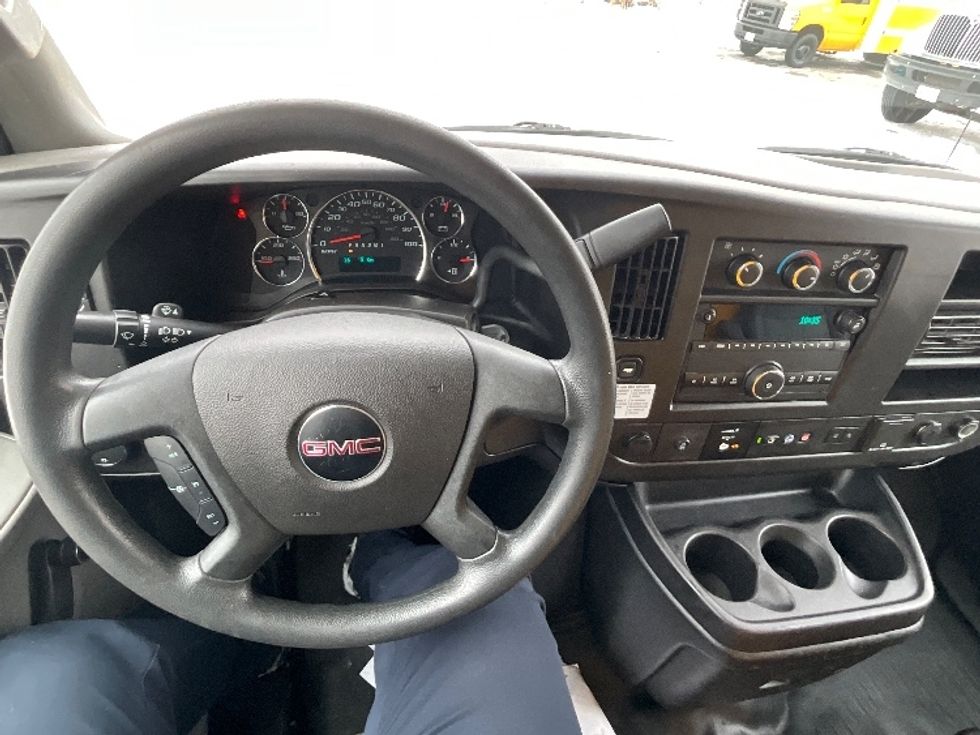 Light Duty Box Truck-Light and Medium Duty Trucks-GMC-2019-Savana G33903-Ottawa-ON-162,242\n\t\tkm-$ 30,750 - Image 17