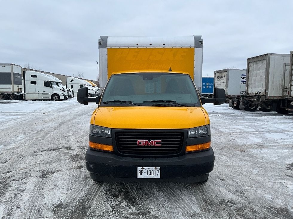 Light Duty Box Truck-Light and Medium Duty Trucks-GMC-2019-Savana G33903-Ottawa-ON-162,242\n\t\tkm-$ 30,750 - Image 2