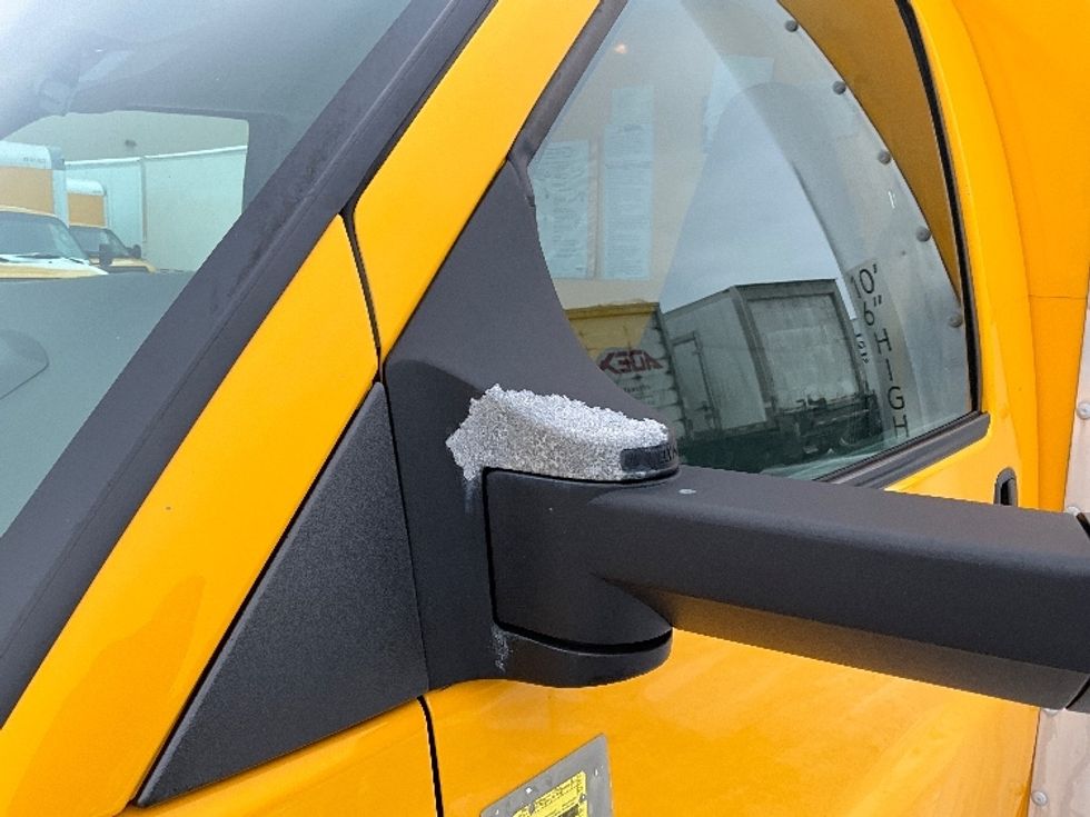 Light Duty Box Truck-Light and Medium Duty Trucks-GMC-2019-Savana G33903-Ottawa-ON-162,242\n\t\tkm-$ 30,750 - Image 24