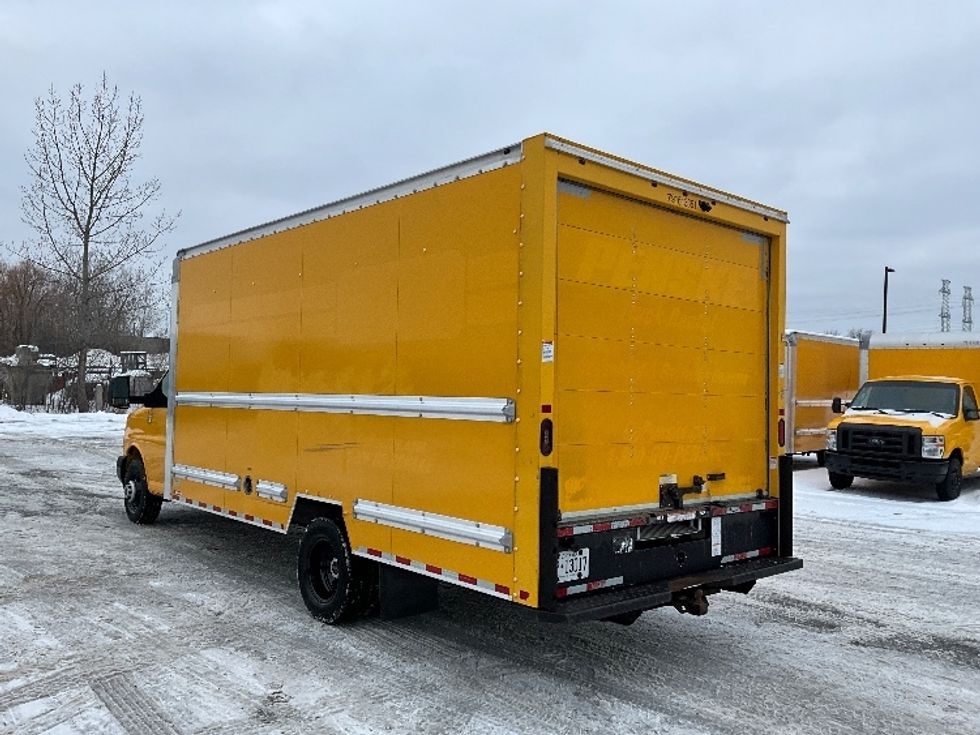 Light Duty Box Truck-Light and Medium Duty Trucks-GMC-2019-Savana G33903-Ottawa-ON-162,242\n\t\tkm-$ 30,750 - Image 6