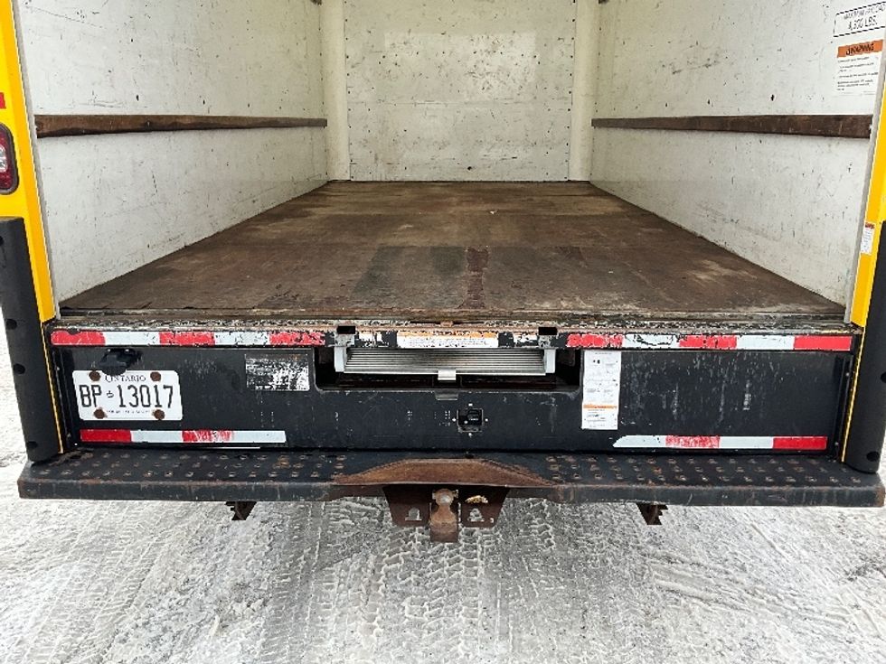 Light Duty Box Truck-Light and Medium Duty Trucks-GMC-2019-Savana G33903-Ottawa-ON-162,242\n\t\tkm-$ 30,750 - Image 9