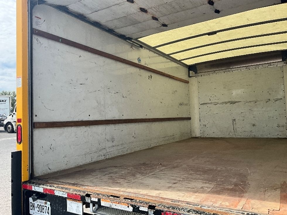 Light Duty Box Truck-Light and Medium Duty Trucks-GMC-2019-Savana G33903-Ottawa-ON-218,005\n\t\tkm-$ 24,500 - Image 11