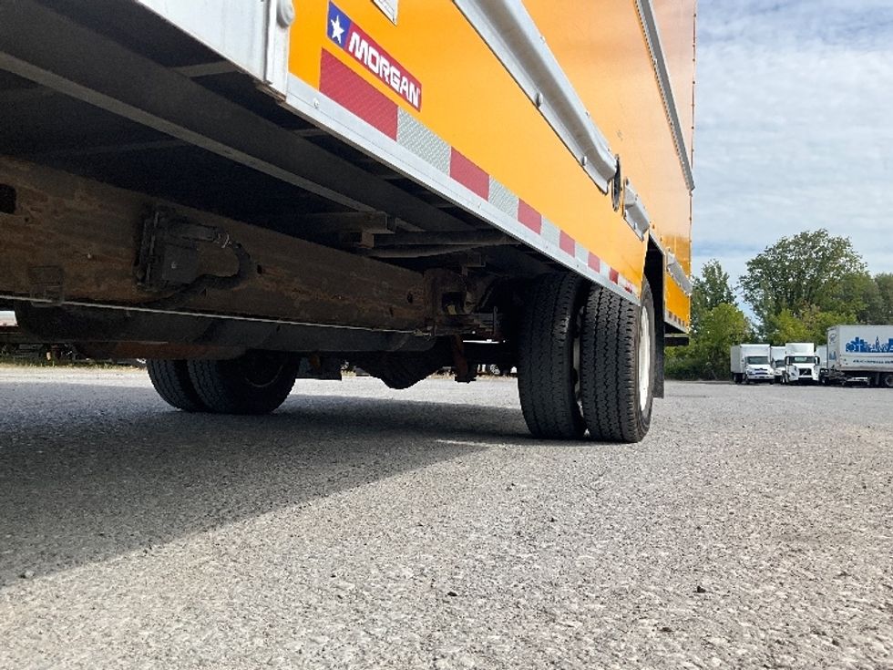 Light Duty Box Truck-Light and Medium Duty Trucks-GMC-2019-Savana G33903-Ottawa-ON-218,005\n\t\tkm-$ 24,500 - Image 5