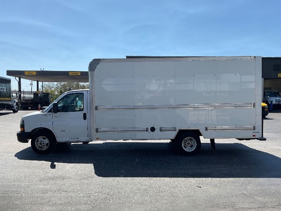 Light Duty Box Truck-Light and Medium Duty Trucks-GMC-2019-Savana G33903-Saint Petersburg-FL-93,655\n\t\tmiles-$ 28,500 - Image 4