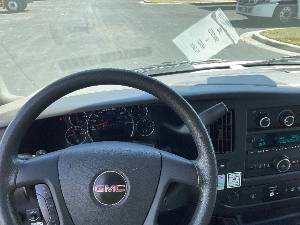 Light Duty Box Truck-Light and Medium Duty Trucks-GMC-2019-Savana G33903-Saint Petersburg-FL-93,655\n\t\tmiles-$ 28,500 - Image 15