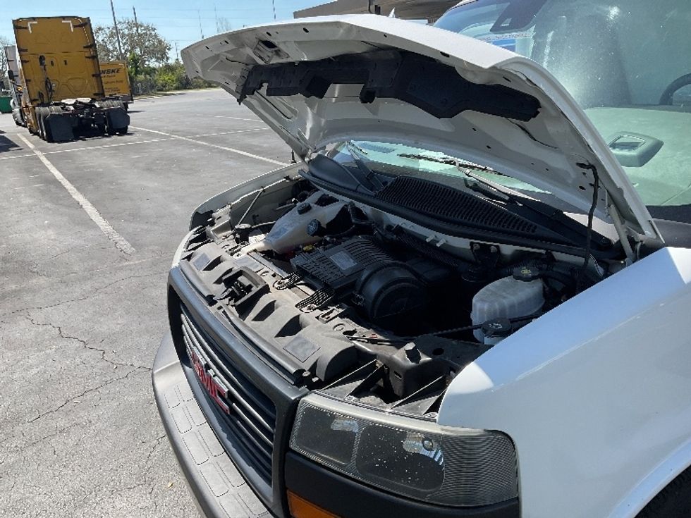 Light Duty Box Truck-Light and Medium Duty Trucks-GMC-2019-Savana G33903-Saint Petersburg-FL-93,655\n\t\tmiles-$ 28,500 - Image 21