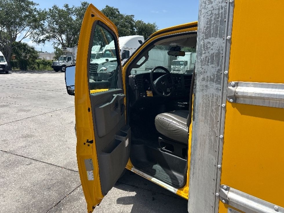 Light Duty Box Truck-Light and Medium Duty Trucks-GMC-2019-Savana G33903-Sarasota-FL-121,709\n\t\tmiles-$ 20,750 - Image 16